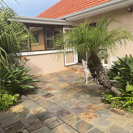 At Sta-Plus Guest House Port Elizabeth Exteriér fotografie