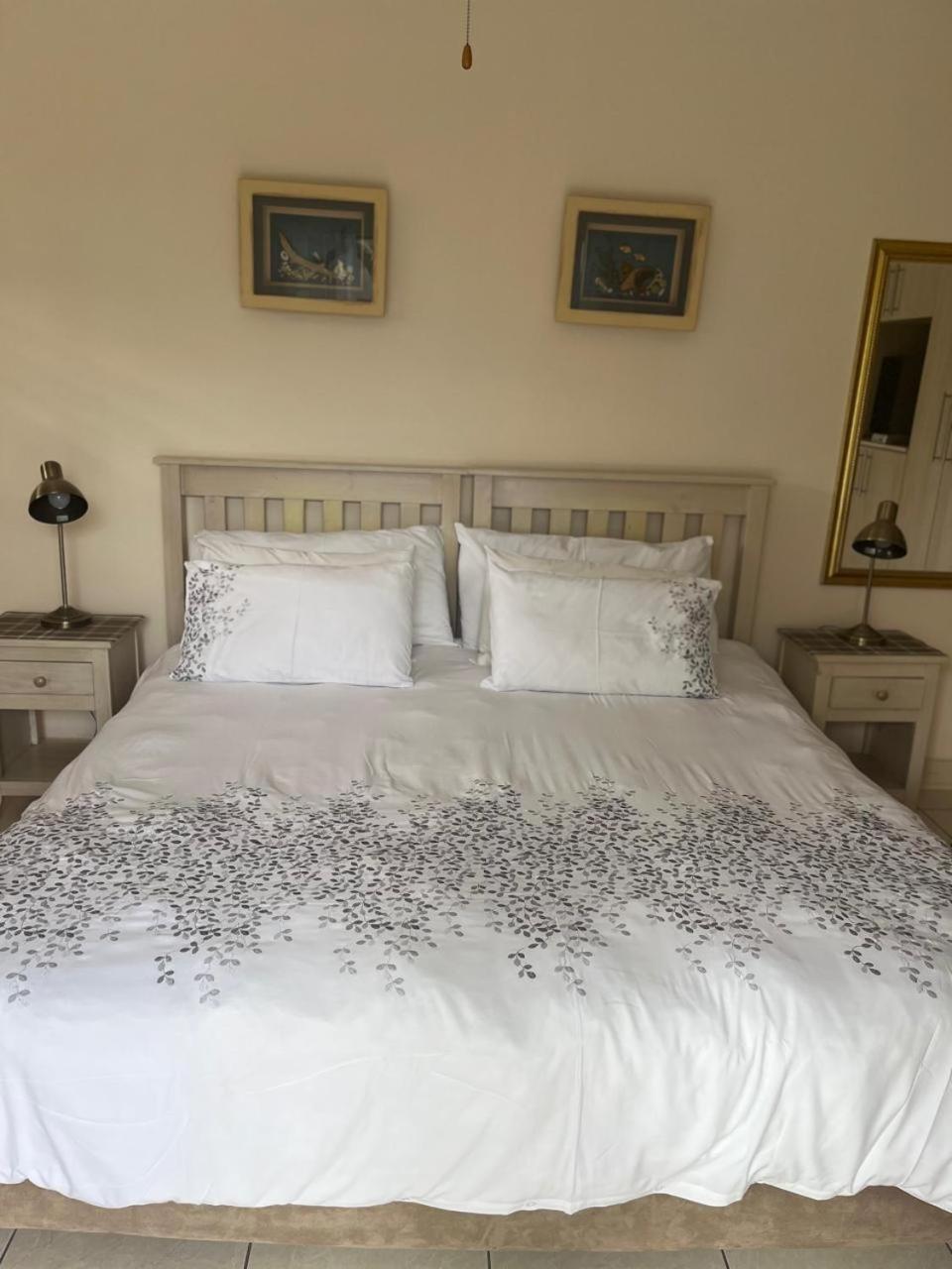 At Sta-Plus Guest House Port Elizabeth Exteriér fotografie